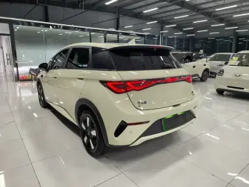 2025 BYD Dolphin с пробегом 10 500 км