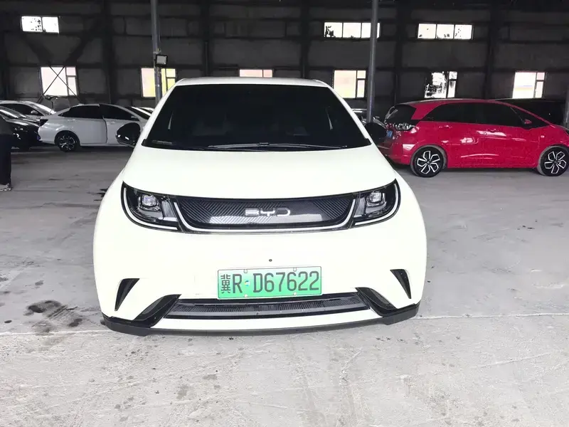 2025 BYD Dolphin с пробегом 11 000 км
