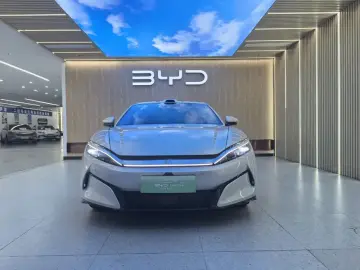 2025 BYD Han L с пробегом 7 400 км