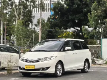 BYD M6