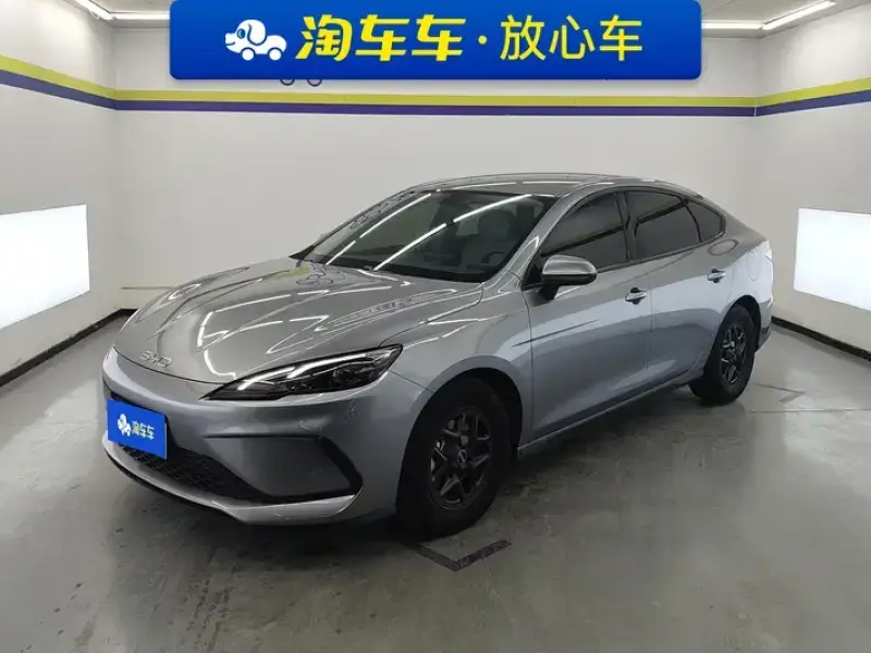 2025 BYD Seal 05 с пробегом 20 000 км
