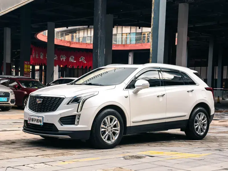2023 Cadillac XT5 с пробегом 42 700 км