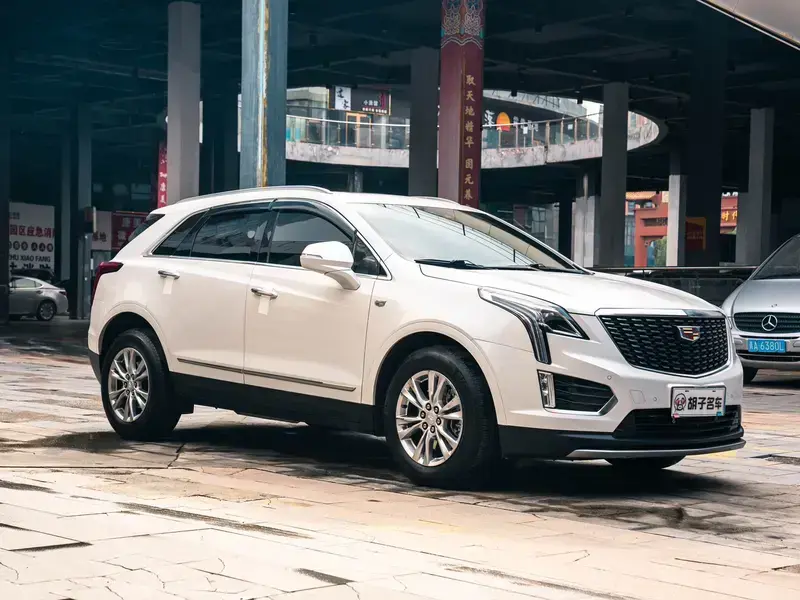 2023 Cadillac XT5 с пробегом 42 700 км