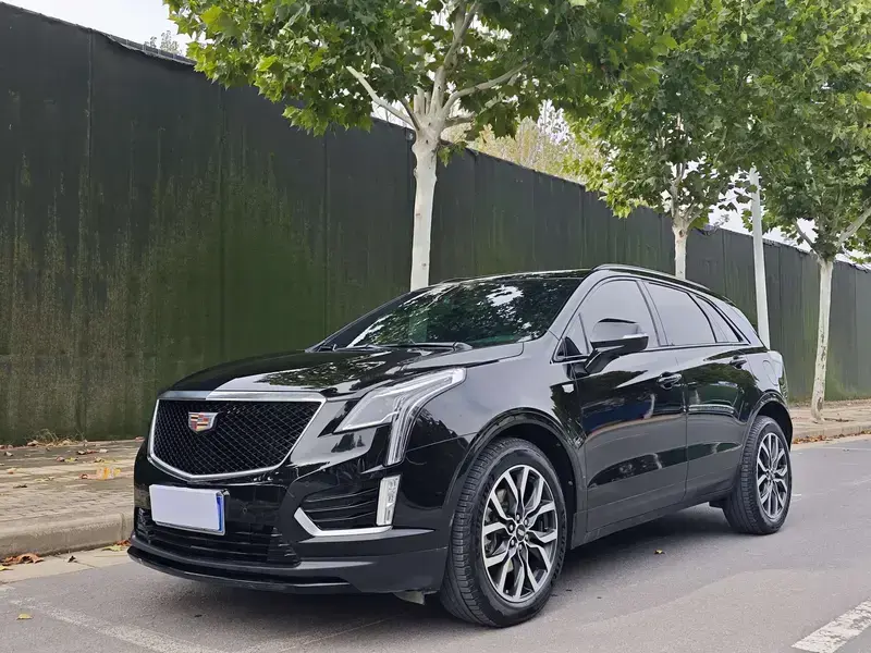 2022 Cadillac XT5 с пробегом 107 900 км