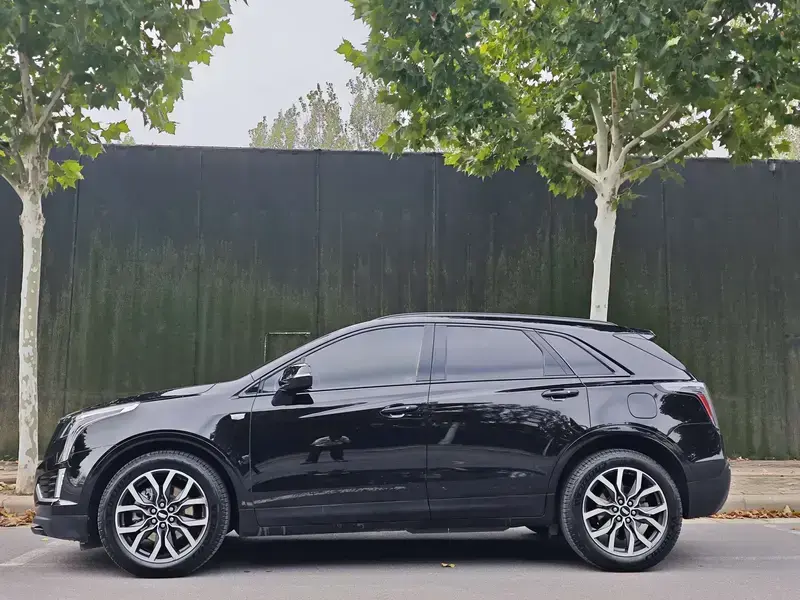 2022 Cadillac XT5 с пробегом 107 900 км
