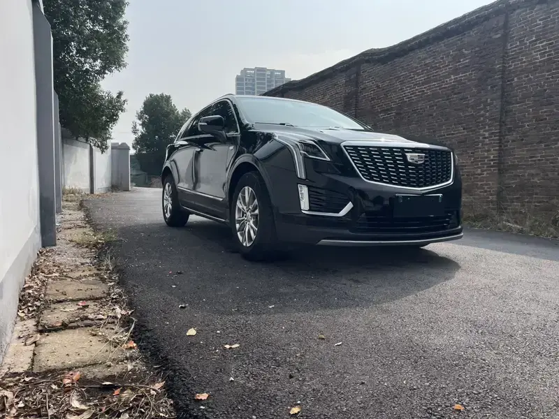 2020 Cadillac XT5 с пробегом 100 000 км