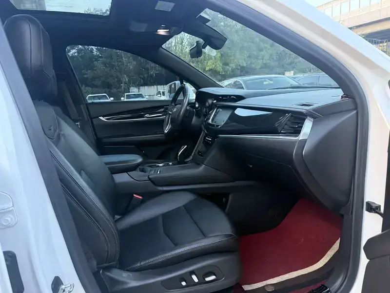 2020 Cadillac XT6 с пробегом 80 000 км