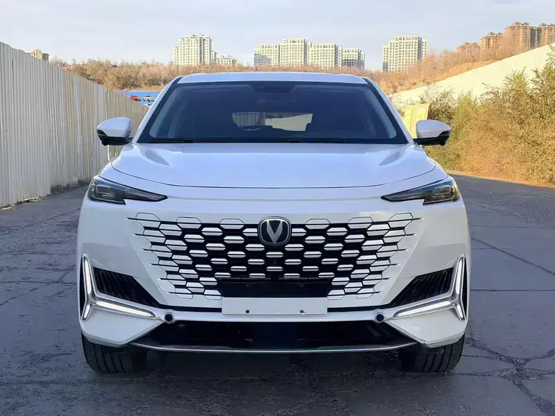 2023 Changan UNI-K с пробегом 43 000 км