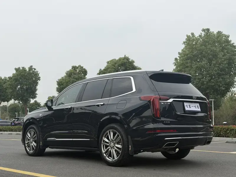 2022 Cadillac XT6 с пробегом 113 000 км
