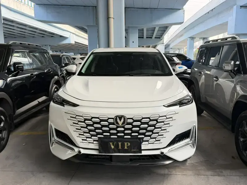 2024 Changan UNI-K с пробегом 45 000 км