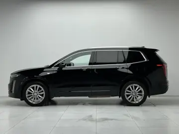 2022 Cadillac XT6 с пробегом 115 900 км