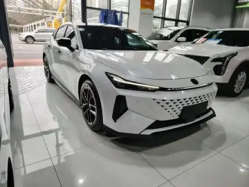 2024 Changan UNI-V с пробегом 1 000 км