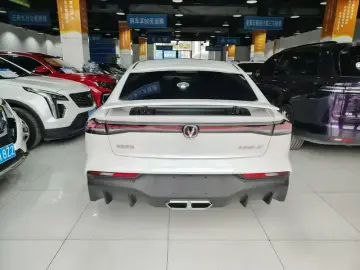2024 Changan UNI-V с пробегом 1 000 км