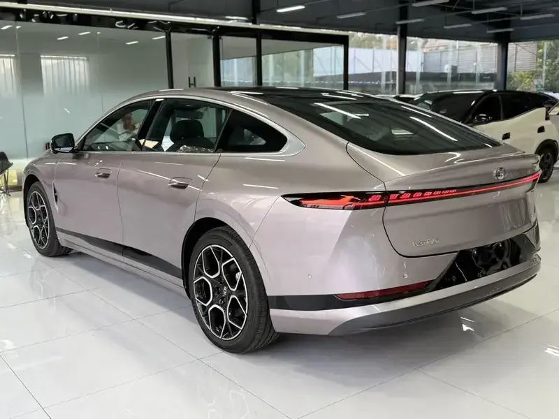 2026 Changan Qiyuan A07 с пробегом 100 км