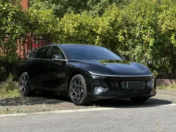 2024 Changan Qiyuan A07 с пробегом 13 000 км