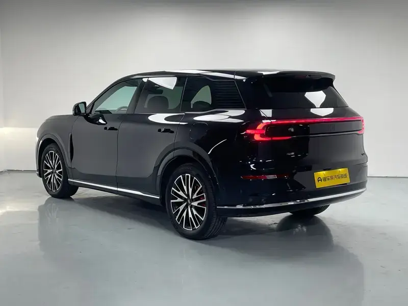 2025 Changan Qiyuan Q07 с пробегом 9 000 км