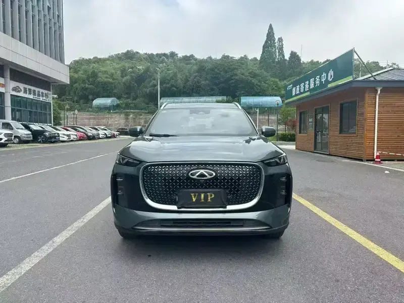 2025 Chery Tiggo 8 Plus с пробегом 24 000 км