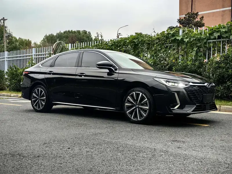 2024 Chery Arrizo 8 с пробегом 25 000 км