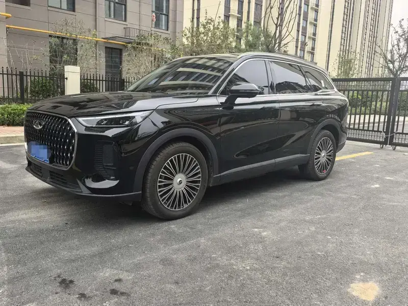 2024 Chery Tiggo 8L с пробегом 8 000 км