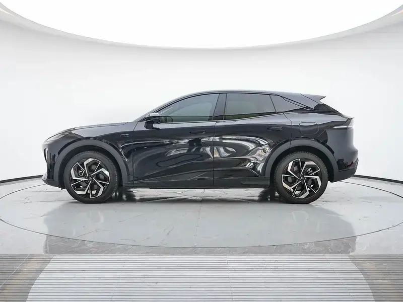 2025 Changan Deepal S07 с пробегом 20 800 км