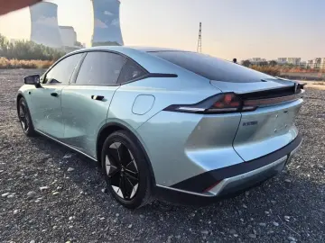 2023 Changan Deepal SL03 с пробегом 52 000 км