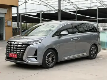 2022 Denza D9 с пробегом 50 000 км