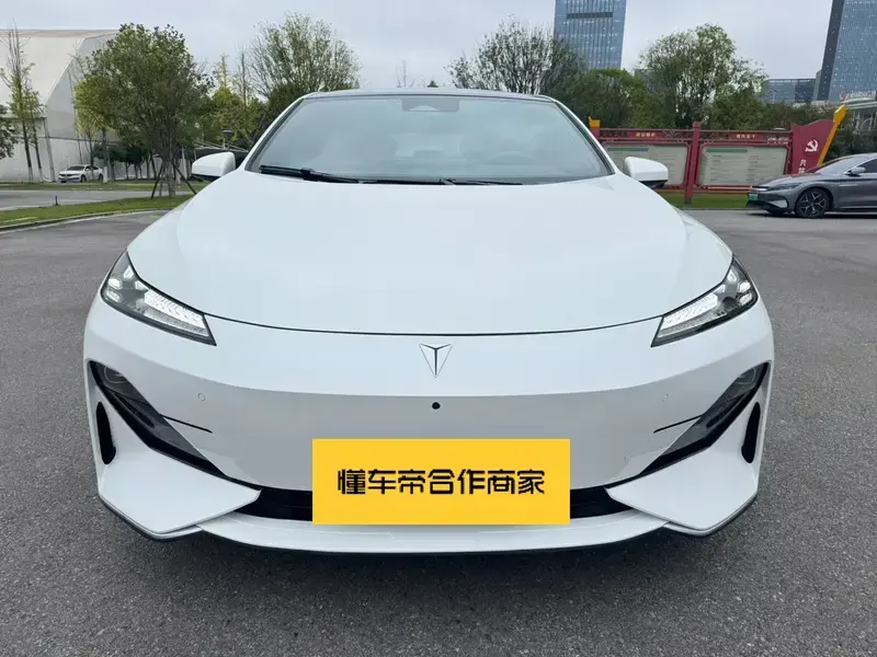 2024 Changan Deepal SL03 с пробегом 20 000 км