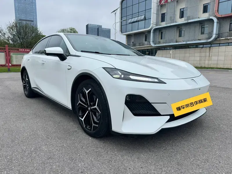 2024 Changan Deepal SL03 с пробегом 20 000 км