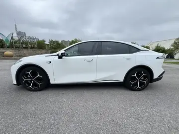 2024 Changan Deepal SL03 с пробегом 20 000 км