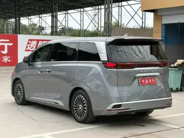2022 Denza D9 с пробегом 50 000 км