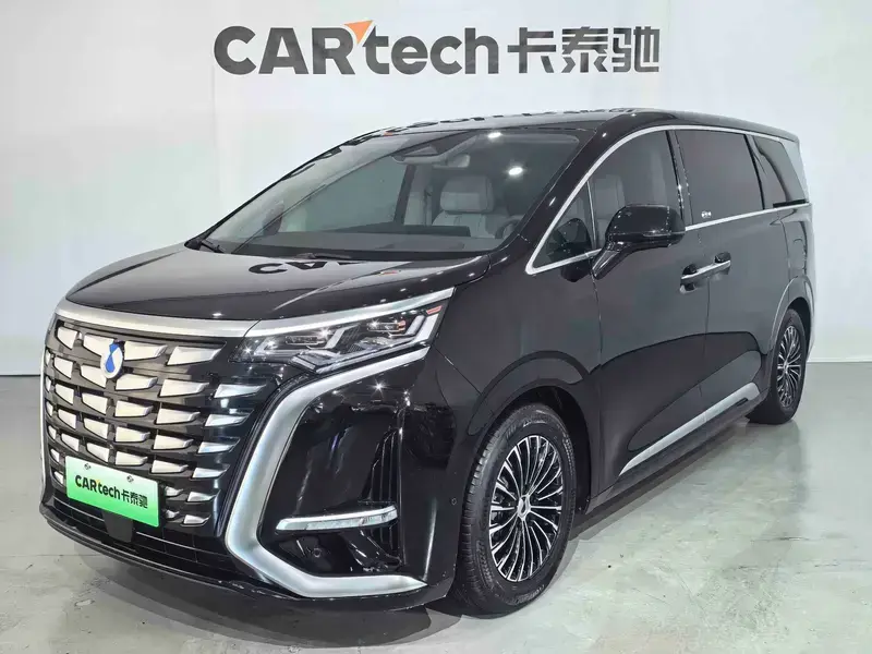 2022 Denza D9 с пробегом 77 000 км