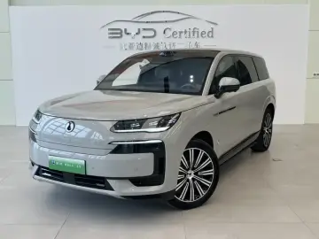 2025 Denza N9 с пробегом 3 500 км
