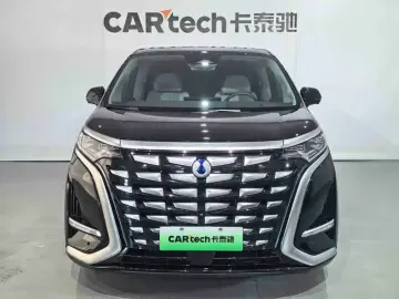 2022 Denza D9 с пробегом 77 000 км