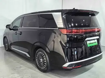 2022 Denza D9 с пробегом 77 000 км