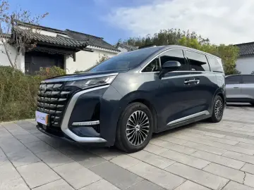 2022 Denza D9 с пробегом 49 000 км