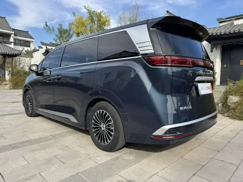 2022 Denza D9 с пробегом 49 000 км