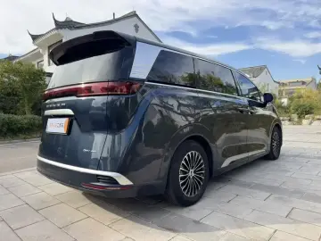2022 Denza D9 с пробегом 49 000 км