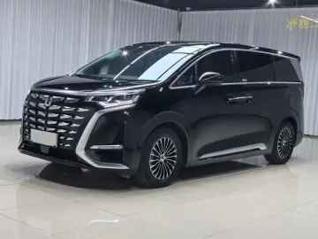 2024 Denza D9 с пробегом 80 000 км