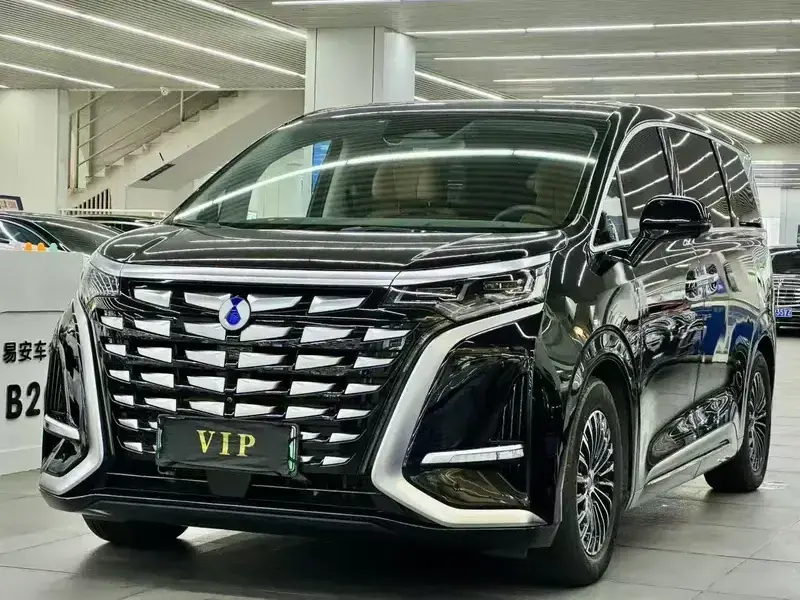 2022 Denza D9 с пробегом 67 000 км
