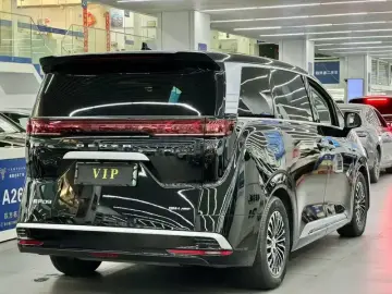 2022 Denza D9 с пробегом 67 000 км