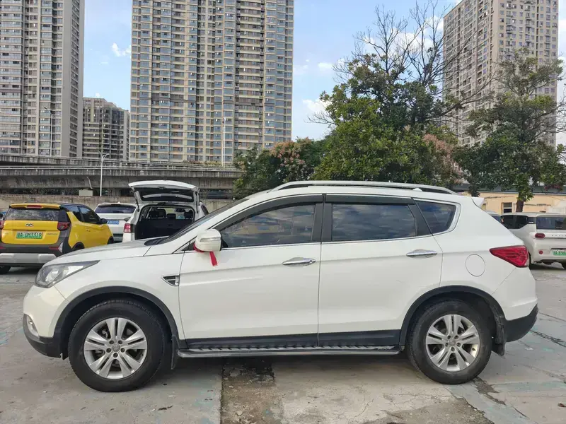 2016 Dongfeng AX7 с пробегом 130 000 км