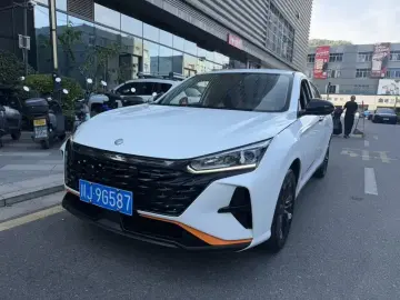 2023 Dongfeng Aeolus Yixuan с пробегом 20 000 км