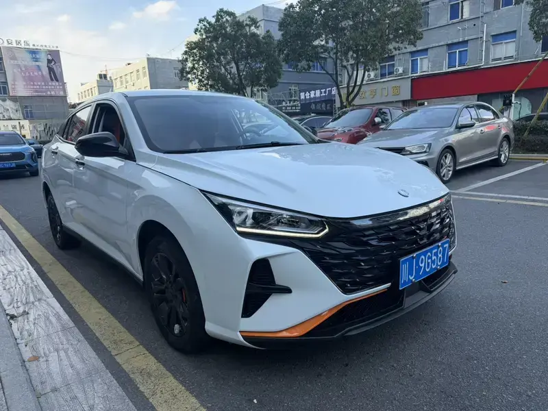 2023 Dongfeng Aeolus Yixuan с пробегом 20 000 км