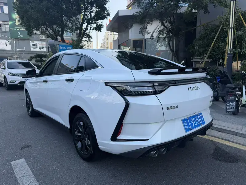 2023 Dongfeng Aeolus Yixuan с пробегом 20 000 км