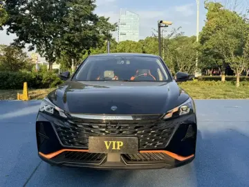 2023 Dongfeng Aeolus Yixuan с пробегом 38 000 км