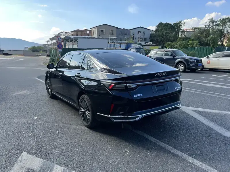 2022 Dongfeng Aeolus Yixuan Max с пробегом 29 800 км