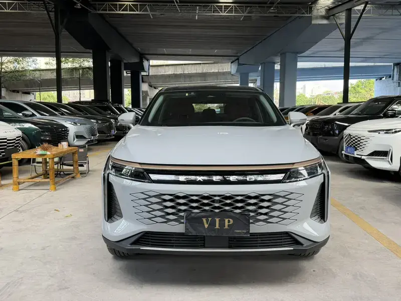 2023 Exeed Yaoguang с пробегом 25 000 км