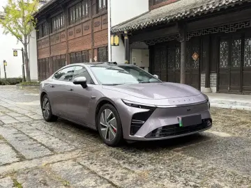 2025 Exeed Exlantix ES с пробегом 10 000 км
