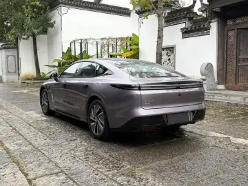 2025 Exeed Exlantix ES с пробегом 10 000 км
