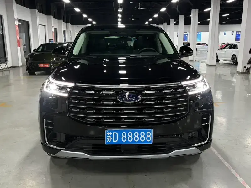 2025 Ford Explorer с пробегом 800 км